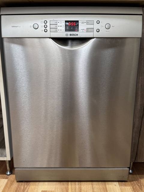 Qabyuyan maşın Bosch, Tam qabaritli (60 sm.), Ayrıca dayanan, İşlənmiş — 350 ₼ · Bakı · Qab yuyucu maşınlar Qabyuyan maşın Bosch, Tam qabaritli (60 sm.), Ayrıca dayanan, İşlənmiş — Bakı
