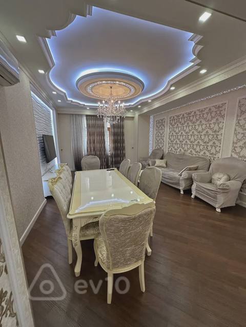 4 otaqlı mənzil, 175 m², Mərkəzi küçə — kirayə — Баку