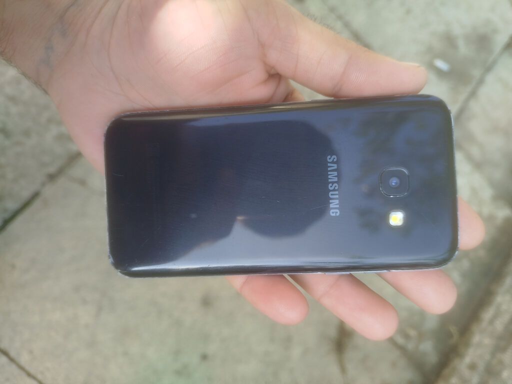 Samsung Galaxy A3 2017, 16 GB, rəng - Qara — Samsung, Bakı (2)