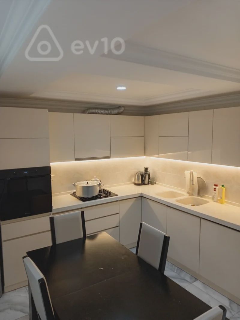 For sale: 3-room apartment (old building), 90 m² — Mənzil, Bakı (2)