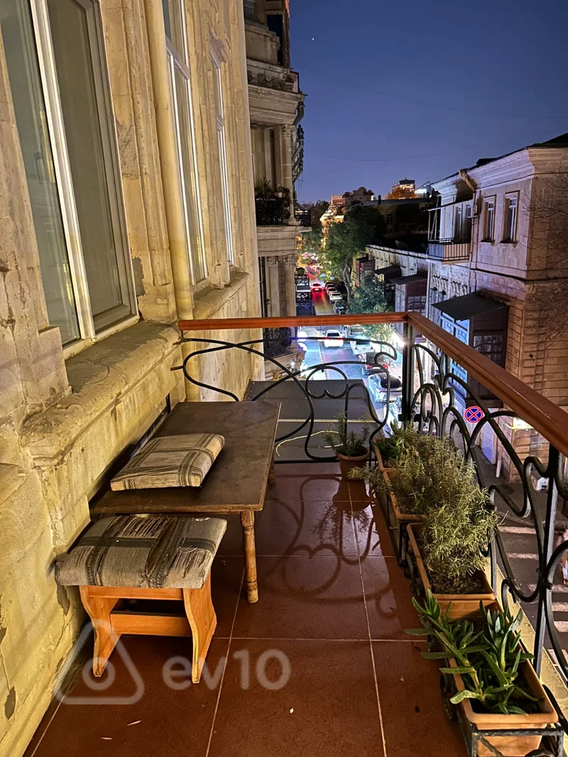 For rent: 2-room apartment (old building), 61 m² — Mənzil, Bakı (3)