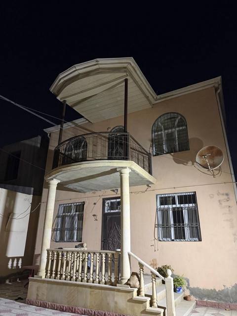 Ramana qəs. 4 otaqlı, 160 kv. m, Kredit yoxdur, Orta təmir — 150 000 ₼ · 4 ოთახი · 160 m² · 2 სოტი · Baku, Sabunçu · Ev, villa Ramana qəs. 4 otaqlı, 160 kv. m, Kredit yoxdur, Orta təmir — Baku