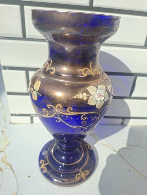 Bir vaza — Bakı