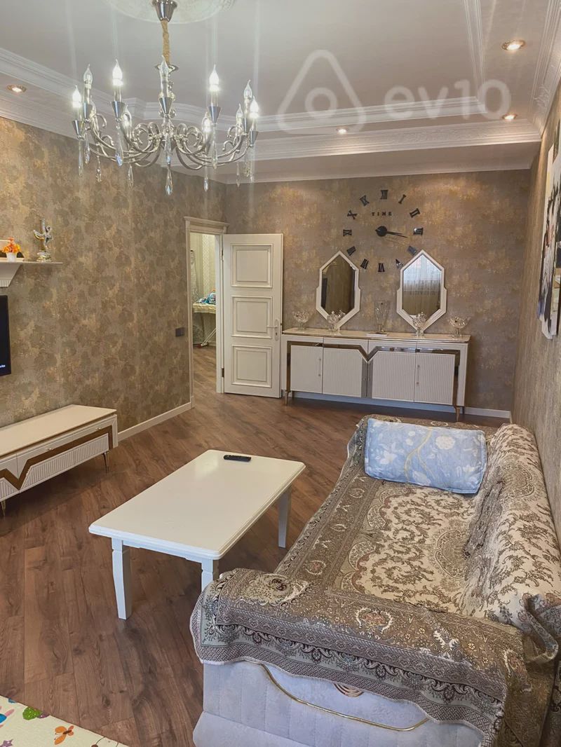 For sale: 3-room apartment (new building), 135 m² — Mənzil, Bakı (2)