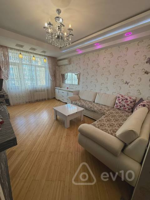 2 otaqlı mənzil, 70 m², Əbdülvahab Salamzadə küçəsi bina. — kirayə — Baku