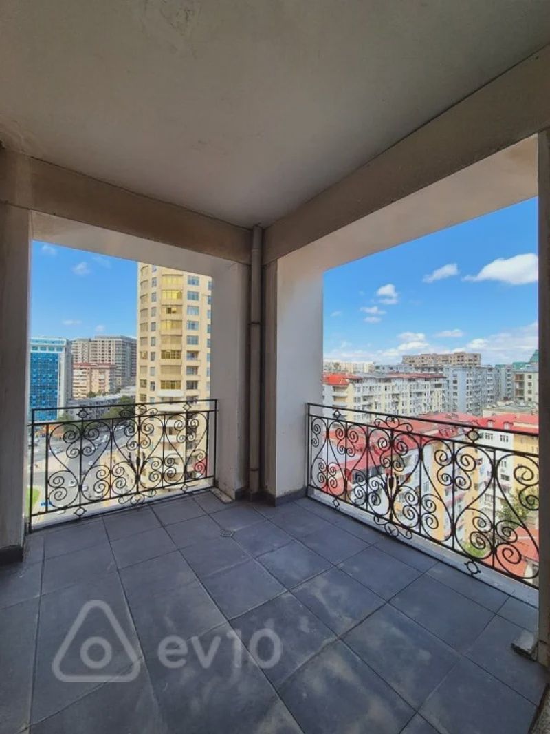 For sale: 4-room apartment (new building), 204 m² — Mənzil, Bakı (11)