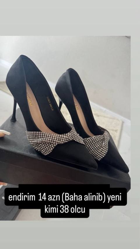 Qadın ayaqqabıları kolleksiyası - Qara stiletto: incə burunlu, hündür — Sumqayıt