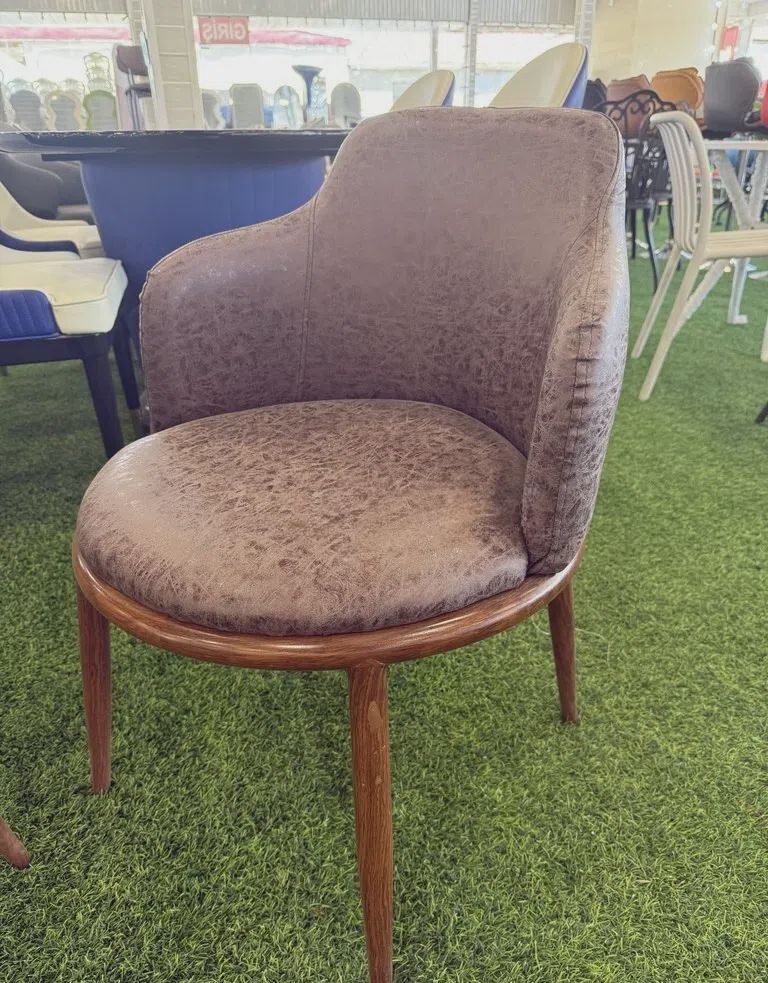 Masa Açıq qırmızı rəng — Mebel (3)