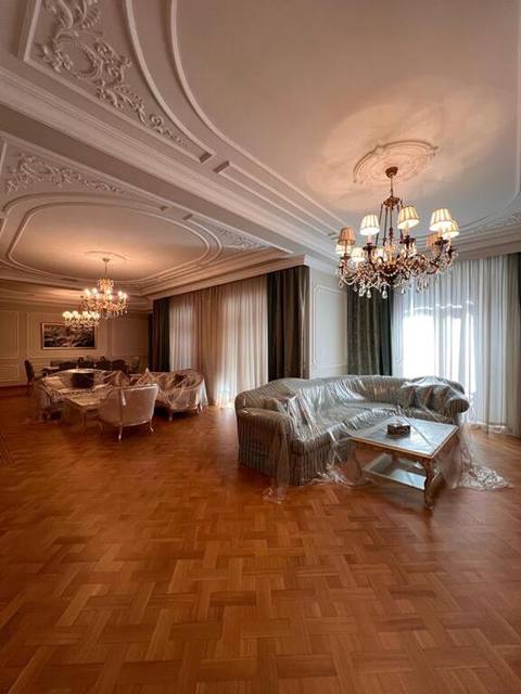 Satılır 7 otaqlı yeni tikili 545 m² — Баку