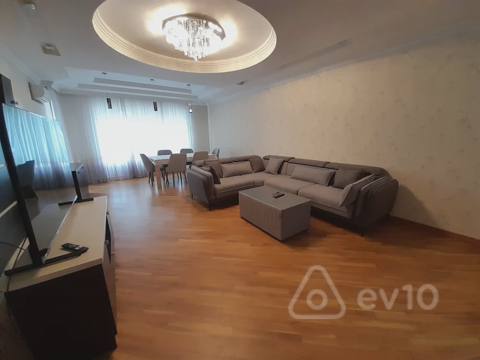 4 otaqlı mənzil, 180 m², Ş.Bədəlbəyli küç. — kirayə — 2 100 ₼ · Баку · Mənzil 4 otaqlı mənzil, 180 m², Ş.Bədəlbəyli küç. — kirayə — Баку