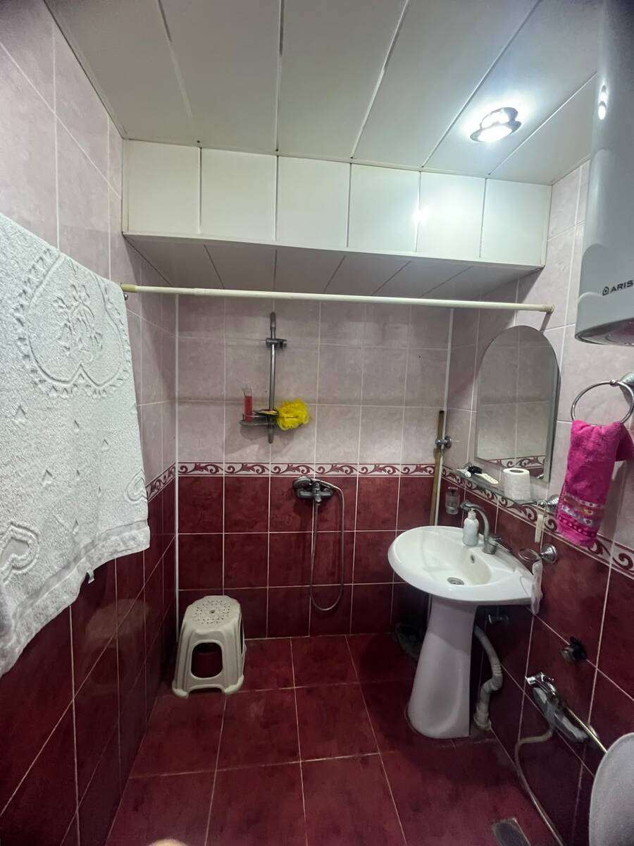 For sale: 1-room apartment (old building), 35 m² — Mənzil, Bakı (10)