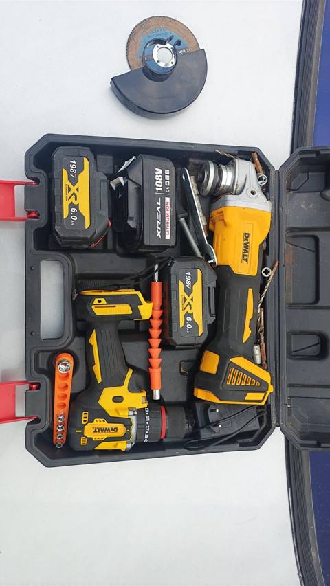 Dewalt brendlı akkumulyatorlu alət dəsti Tərkib: - Akkumulyatorlu — Bakı