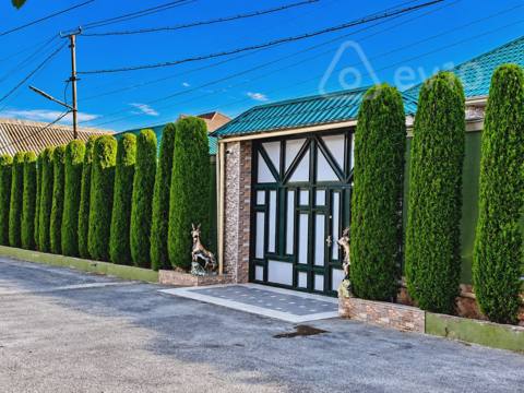 5 otaqlı həyət evi, 240 m², Azerbaycan — 330 000 ₼ · Баку · Ev, villa 5 otaqlı həyət evi, 240 m², Azerbaycan — Баку