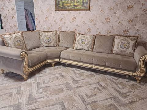 Kunc divan satilir 450azn. Tezedir. Az islenib. Jurnalni ile birlikde — Bakı