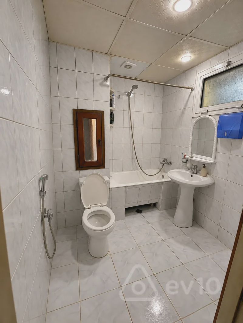 For sale: 2-room apartment (old building), 45 m² — Mənzil, Bakı (8)