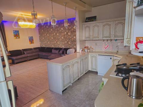 3 otaqlı mənzil, 129 m², abdulla şaiq küç — Баку