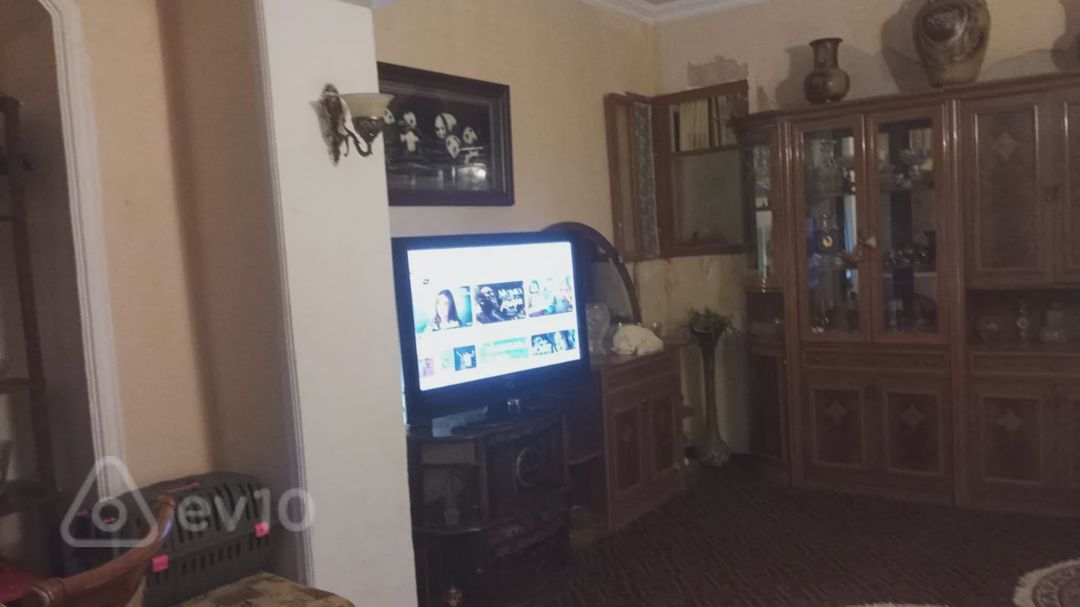 For sale: 2-room apartment (old building), 70 m² — Mənzil, Bakı (5)