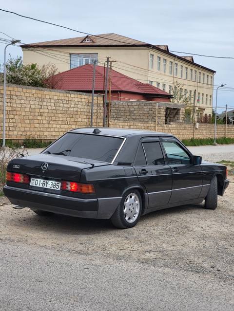 Mercedes-Benz 190 (W201) Orginal arxa stop sağ teref Siniği çati — 75 ₼ · Baku · Avtomobillər Mercedes-Benz 190 (W201) Orginal arxa stop sağ teref Siniği çati — Baku