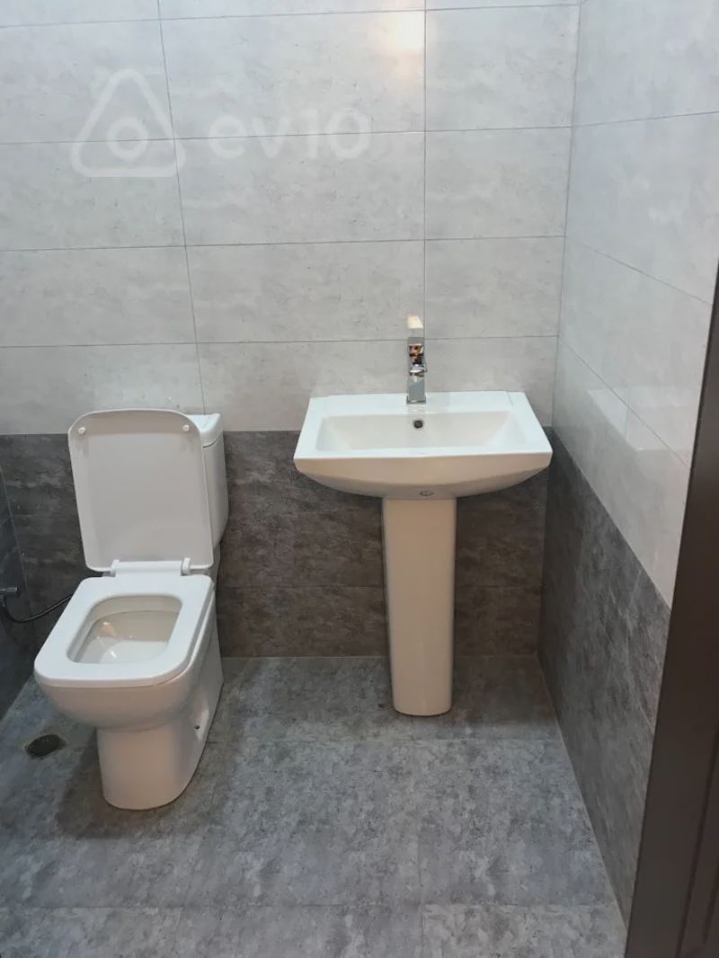 For sale: 2-room apartment (old building), 60 m² — Mənzil, Bakı (6)