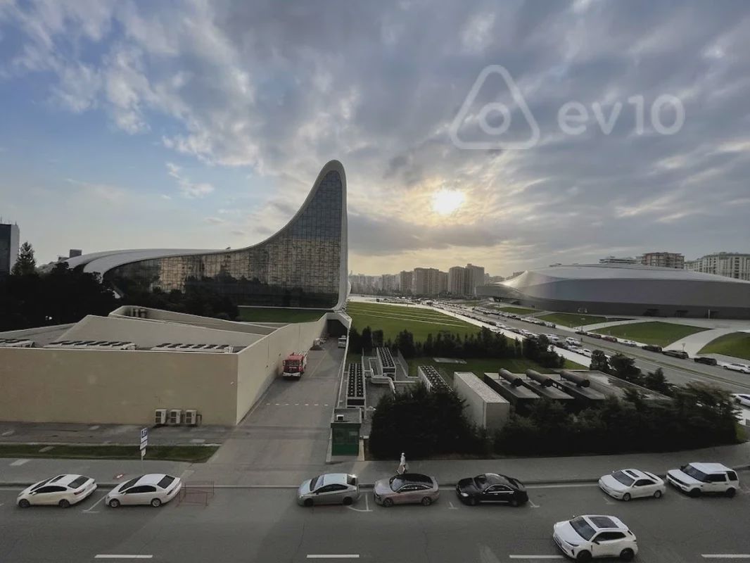 For sale: 4-room apartment (new building), 165 m² — Mənzil, Bakı