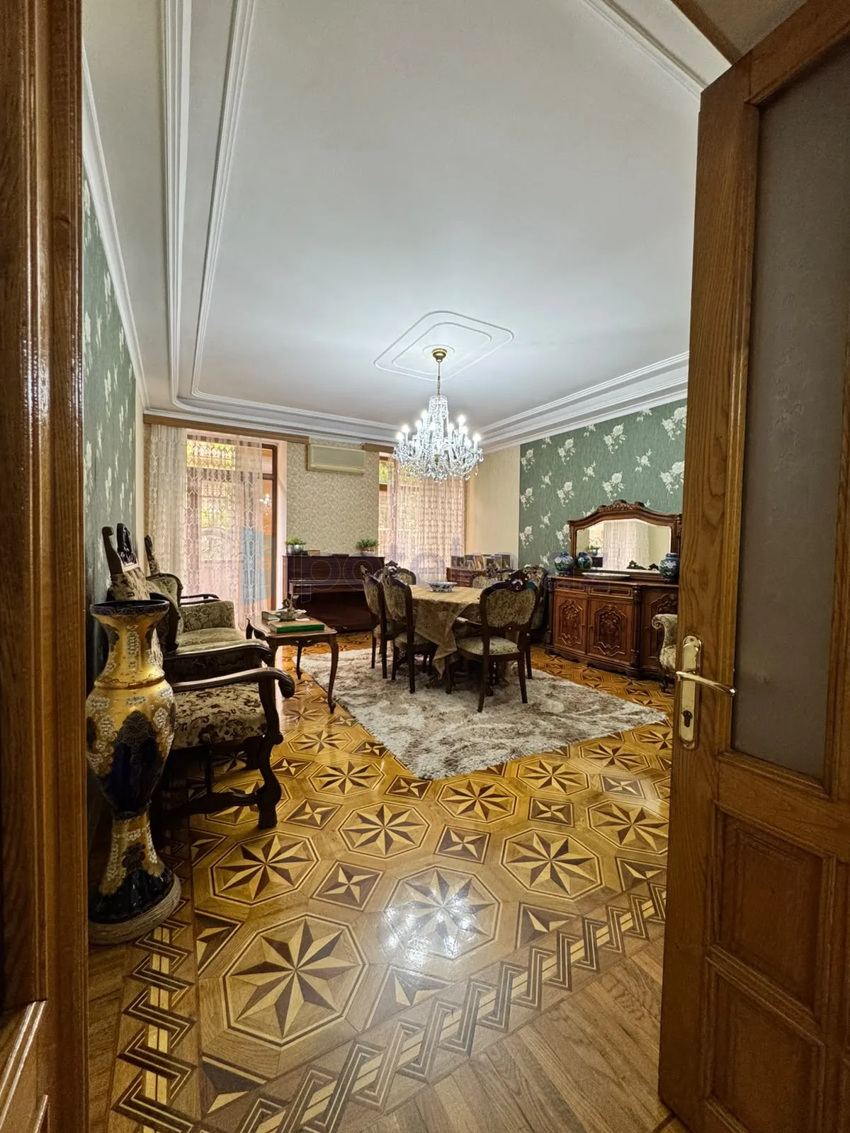 Satılır: 4 Otaq, Köhnə tikili, Səbail r., 134.00 m² — 535 000 ₼ · Bakı · Mənzil Satılır: 4 Otaq, Köhnə tikili, Səbail r., 134.00 m² — Bakı