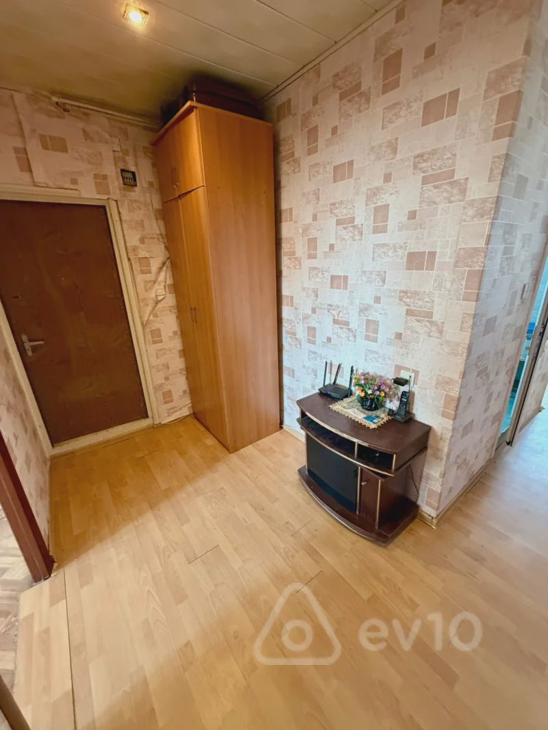 For sale: 2-room apartment (old building), 65 m² — Mənzil, Bakı (11)