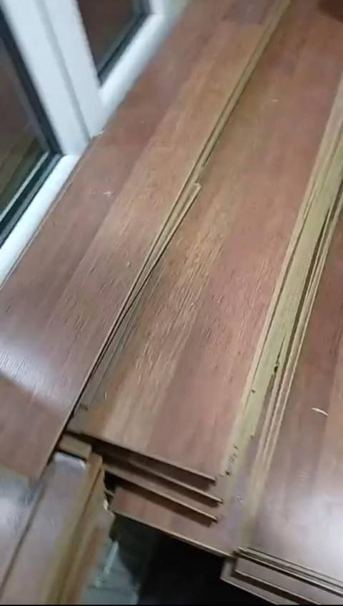 Laminat döşəmə taxtaları - Ümumi sahə: 65 m² - Qiymət: 1 m² – 6 AZN — Баку