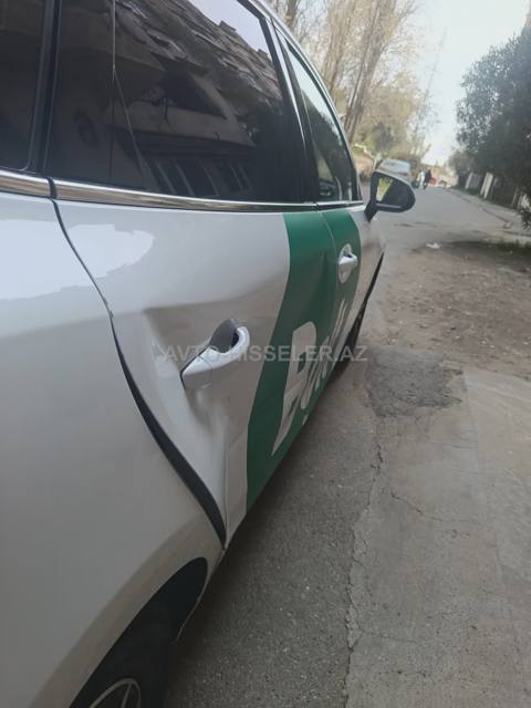 Byd sağ arxa qapı — Баку