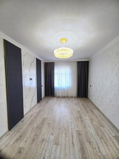 Satılır 2 otaqlı köhnə tikili 65 m² — Baku