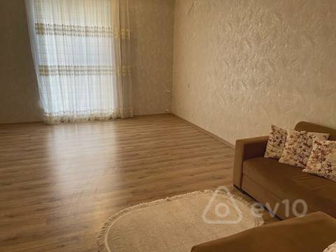3 otaqlı mənzil, 120 m², Salatın Əsgərova — kirayə — 1 100 ₼ · Bakı · Mənzil 3 otaqlı mənzil, 120 m², Salatın Əsgərova — kirayə — Bakı