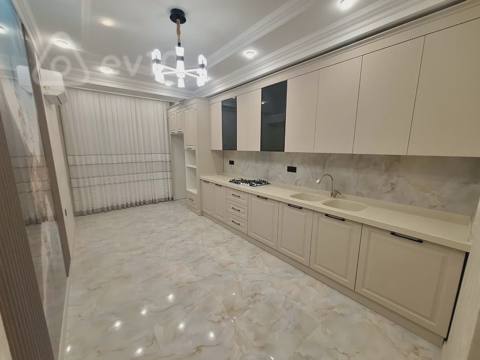 4 otaqlı mənzil, 143 m², esref elzade — Baku