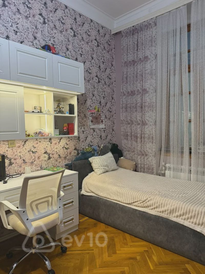 For sale: 4-room apartment (old building), 150 m² — Mənzil, Bakı (7)
