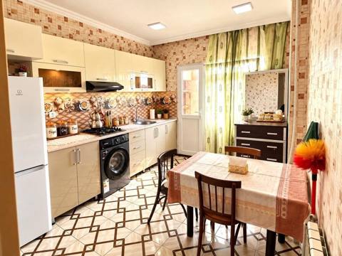 İcarəyə verilir 2 otaqlı köhnə tikili 65 m², Neftçilər m. 590 AZN/ay — Account-15725188 — ბინა