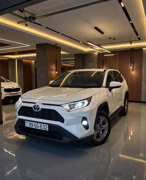 Toyota RAV4 ili 2022 hec bir prablemi yoxdur vurugu yoxdur harda — Bakı