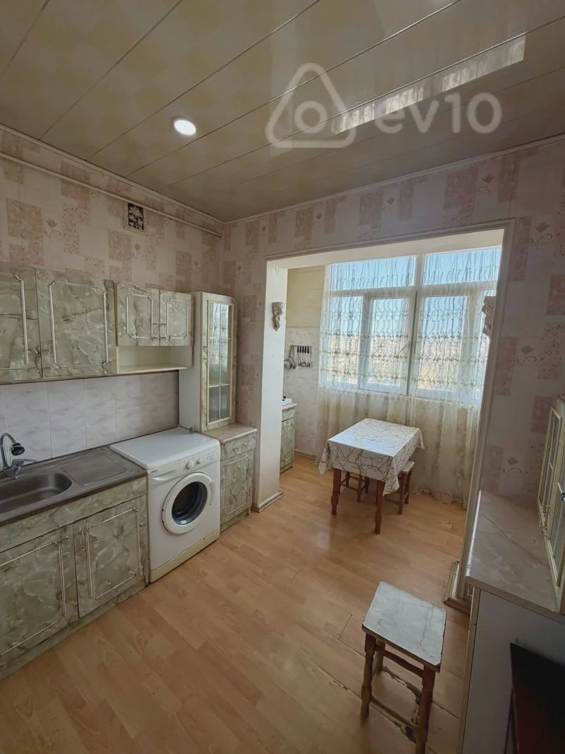 For sale: 2-room apartment (old building), 65 m² — Mənzil, Bakı (6)