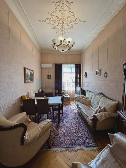 Satılır: 3 Otaq, Köhnə tikili, Yasamal r., 75.00 m² — Казах