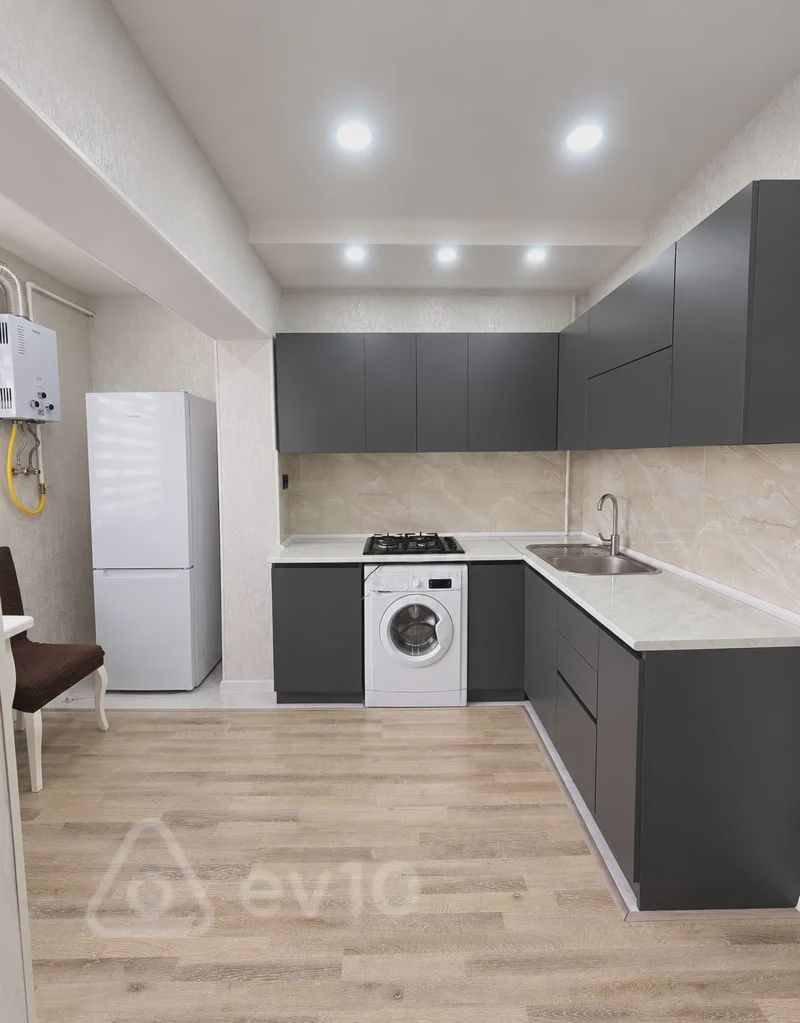 Сатылат: 2 бөлмөлүү квартира (вторичка), 50 м² — Mənzil, Bakı (4)