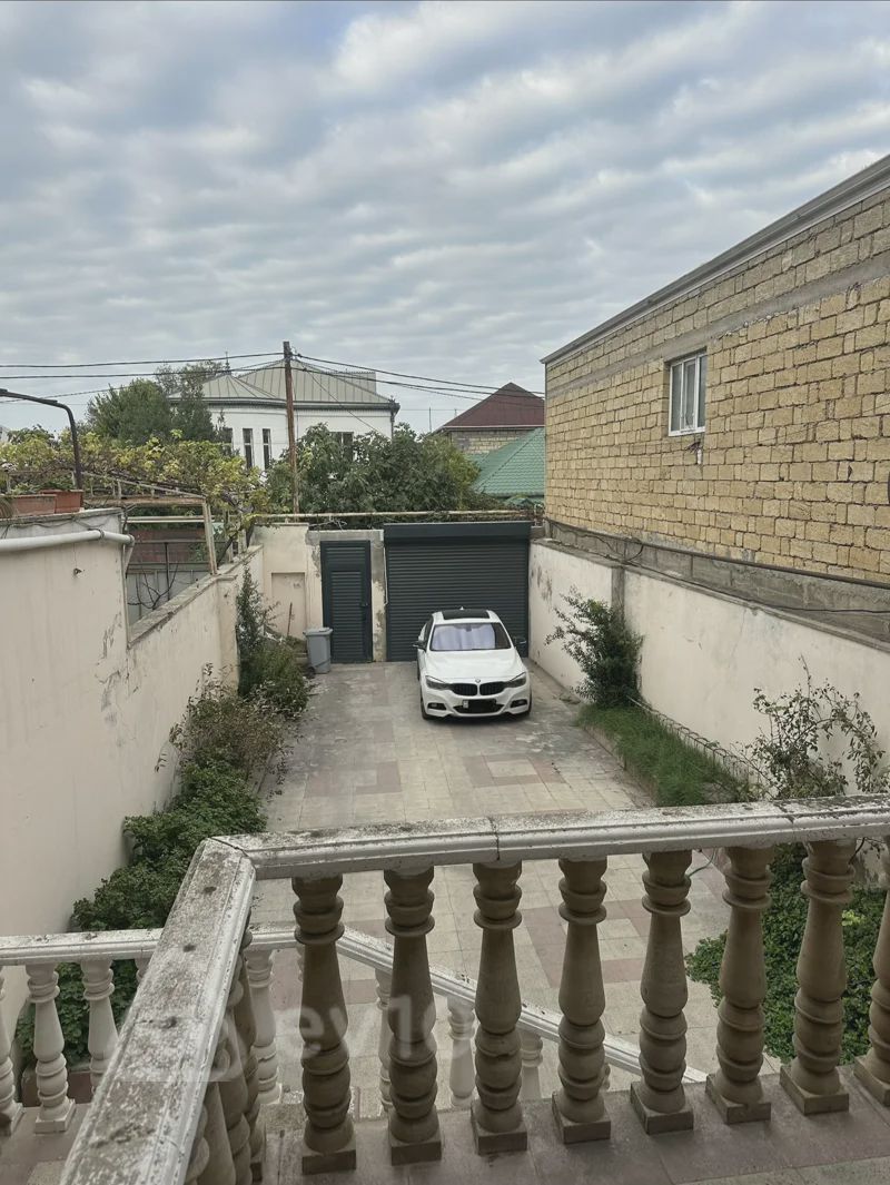 For sale: 4-room apartment (old building), 150 m² — Mənzil, Bakı (11)