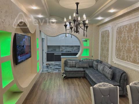 3 otaqlı mənzil, 125 m², 8 Noyabr Prospekti — kirayə — Bakı