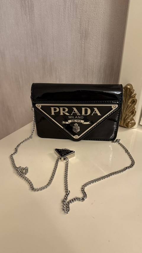 Çiyin çantası, Prada, Yeni — 20 ₼ · Baku · Çantalar, çamadanlar, cüzdanlar Çiyin çantası, Prada, Yeni — Baku