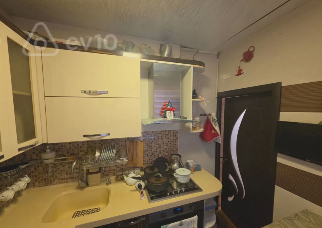 For sale: 2-room apartment (old building), 45 m² — Mənzil, Bakı (6)