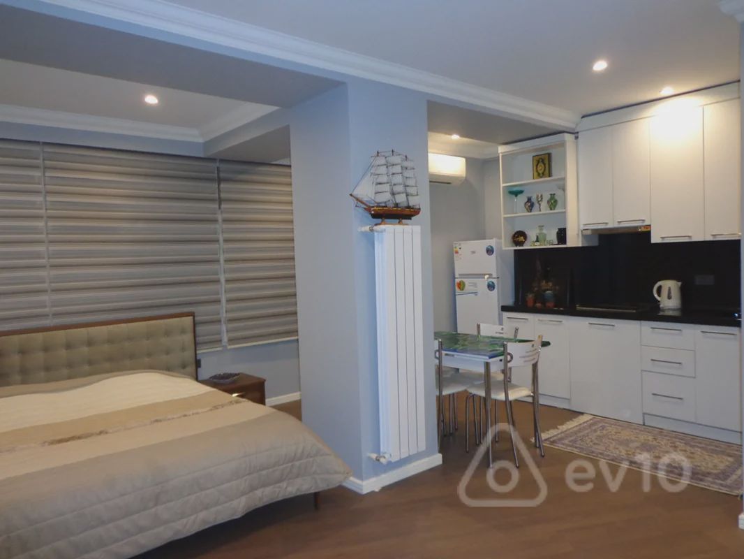 For rent: 1-room apartment (old building), 50 m² — Mənzil, Bakı (5)