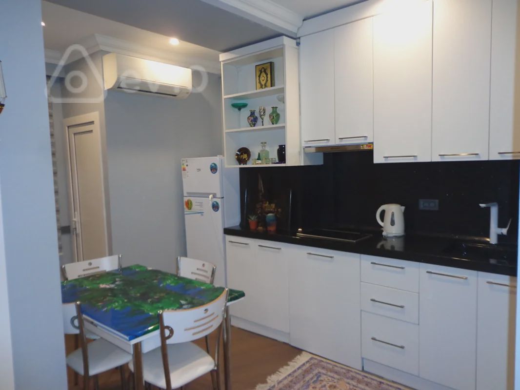 For rent: 1-room apartment (old building), 50 m² — Mənzil, Bakı (7)