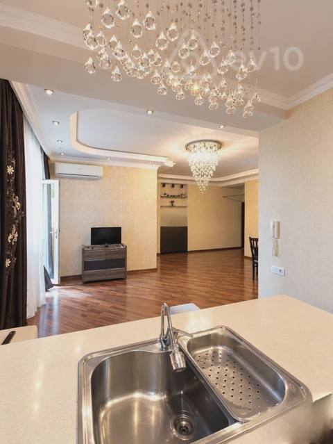 3 otaqlı mənzil, 100 m², Serifzade kucesi — 215 000 ₼ · 3 бөлмө · 100 m² · 2/18 кабат · Баку, Yasamal · Mənzil 3 otaqlı mənzil, 100 m², Serifzade kucesi — Баку