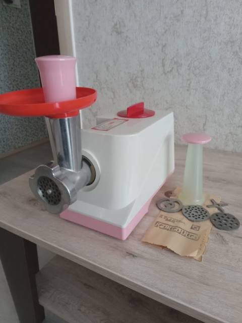 Ətçəkən maşın — 60 ₼ · Ət xırdalayıcılar və qurğular Ətçəkən maşın