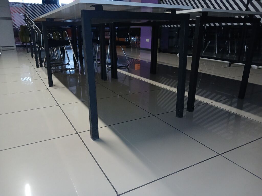 İşlənmiş, İşçi üçün, Kvadrat masa — Ofis mebeli, Bakı (4)