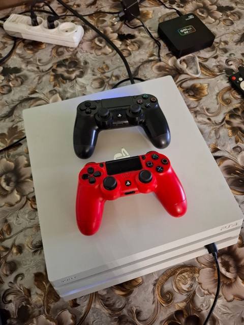 Sony PlayStation 4 Pro (ağ rəng) oyun konsolu Gəncə şəhəri, razılaşma — 380 ₼ · Gəncə · Oyun konsolları Sony PlayStation 4 Pro (ağ rəng) oyun konsolu Gəncə şəhəri, razılaşma — Gəncə