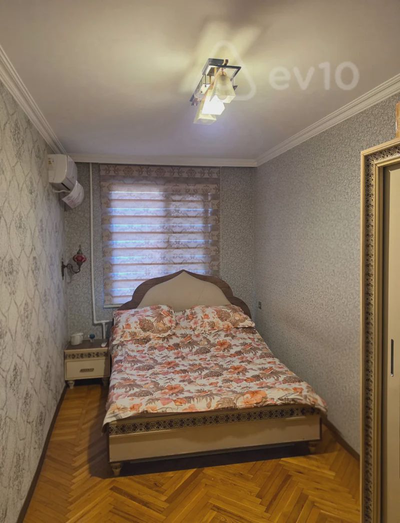 For sale: 2-room apartment (old building), 45 m² — Mənzil, Bakı (3)