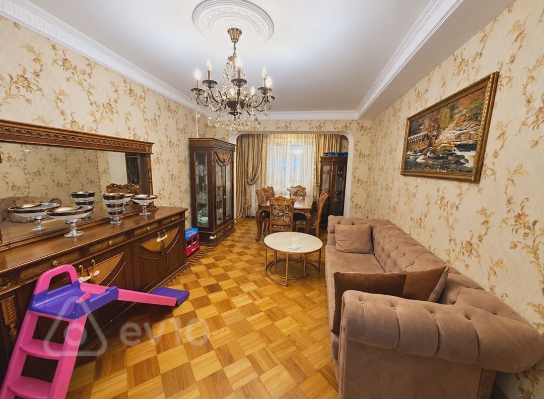 For sale: 3-room apartment (old building), 90 m² — Mənzil, Bakı