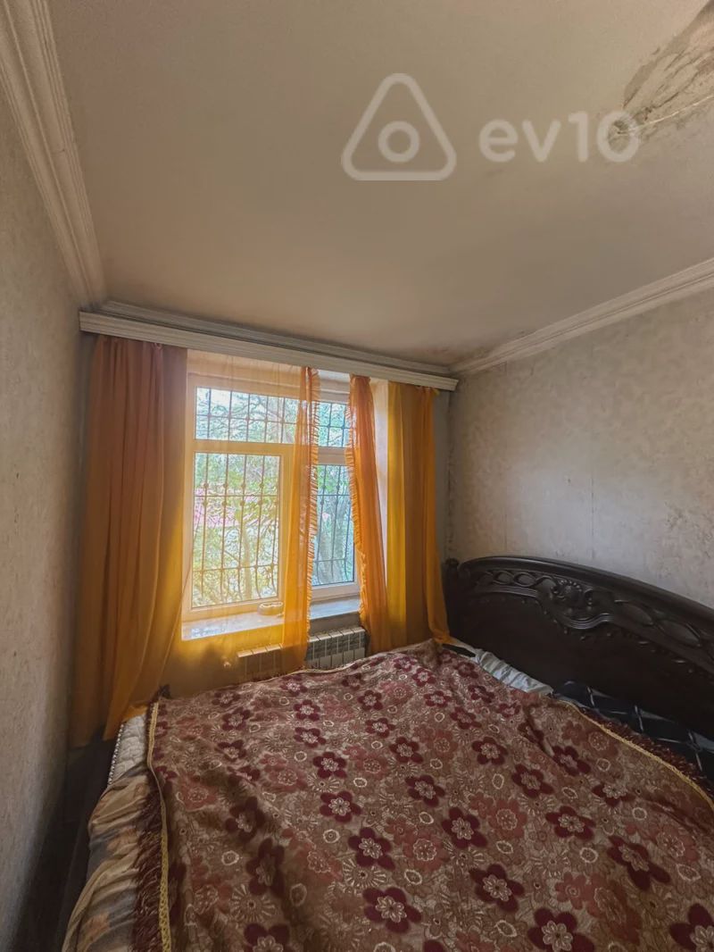For sale: 2-room apartment (old building), 50 m² — Mənzil, Bakı (4)